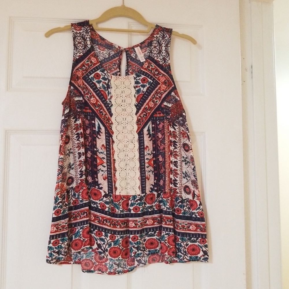 Target summer top. White lace down the middle.